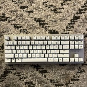 Razer Blackwidow Lite mercury edition keyboard